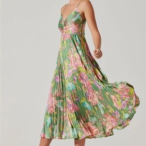 Astr the Label Maeve Pleated Satin Midi Dress- green pink floral